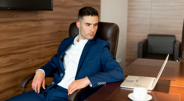 A REFLEKTORFÉNYBEN: ANDROGÉN ALOPÉCIA – krónikus hajhullás