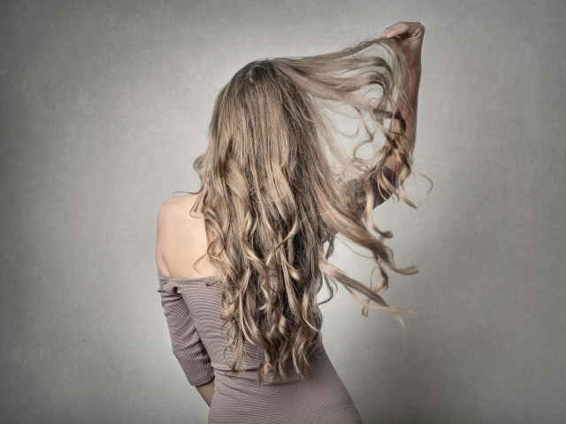 Alopecia areata-Ön mikor vette észre?