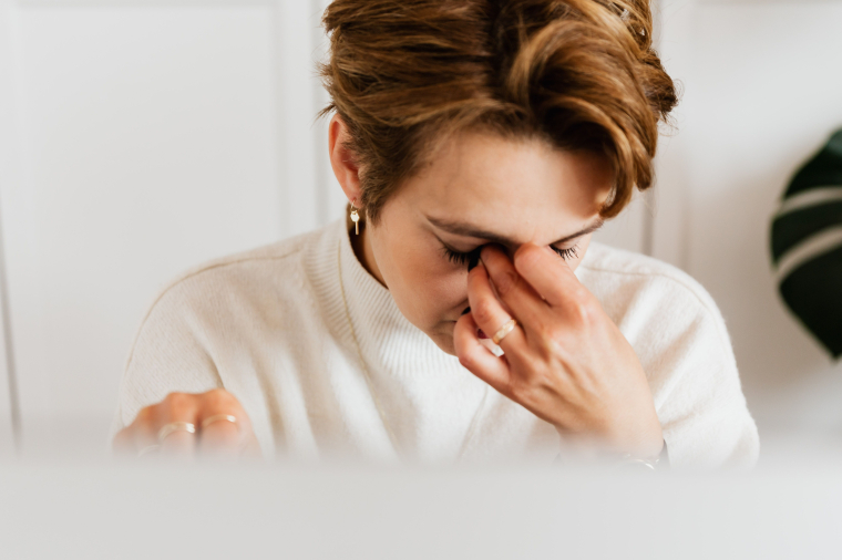 Annyira stresszes állapotban vagyok, hogy már csalánkiütések jelennek meg rajtam.